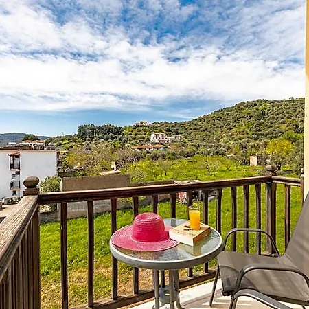 Lejlighedshotel White Lily 3*