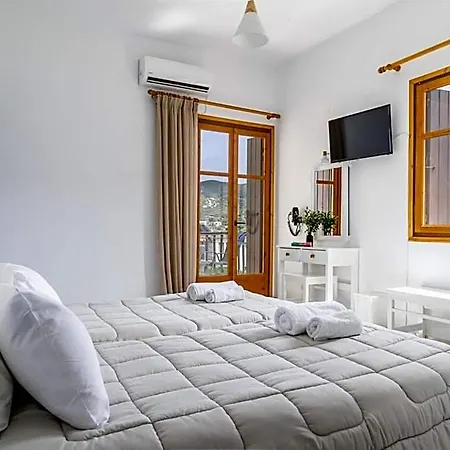 Lejlighedshotel White Lily 3*